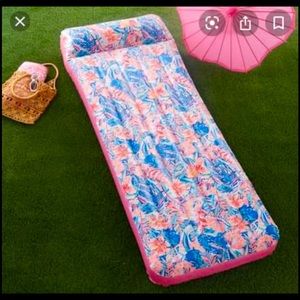 Lily Pulitzer 🌸💐Pool Lounger